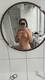 Selfie topless dopo la doccia