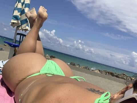 LiviFeetQueen